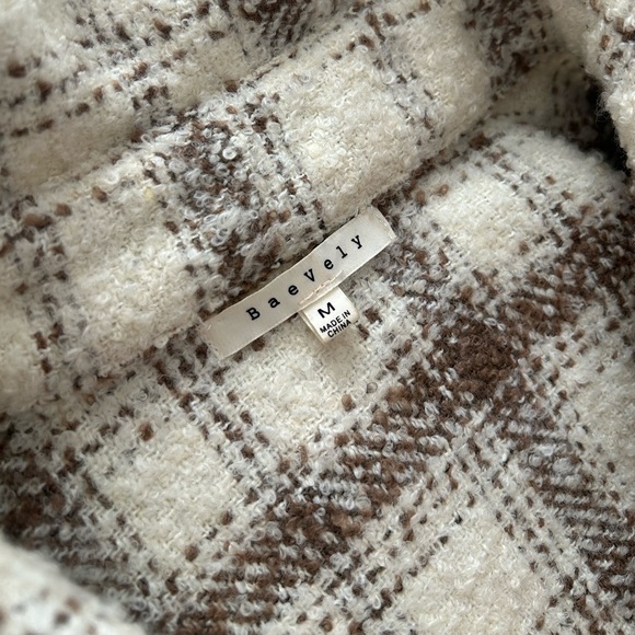 Shacket - Picture 2 of 3